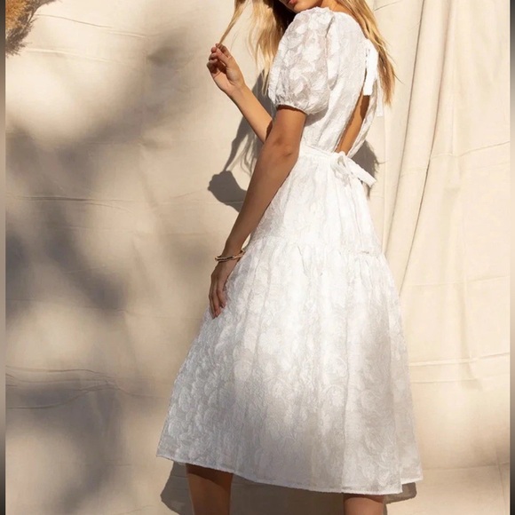 Moon River White Lace Midi Dress - Picture 2 of 4